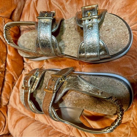Vince Camuto size 10 gold sandals - Picture 4 of 5